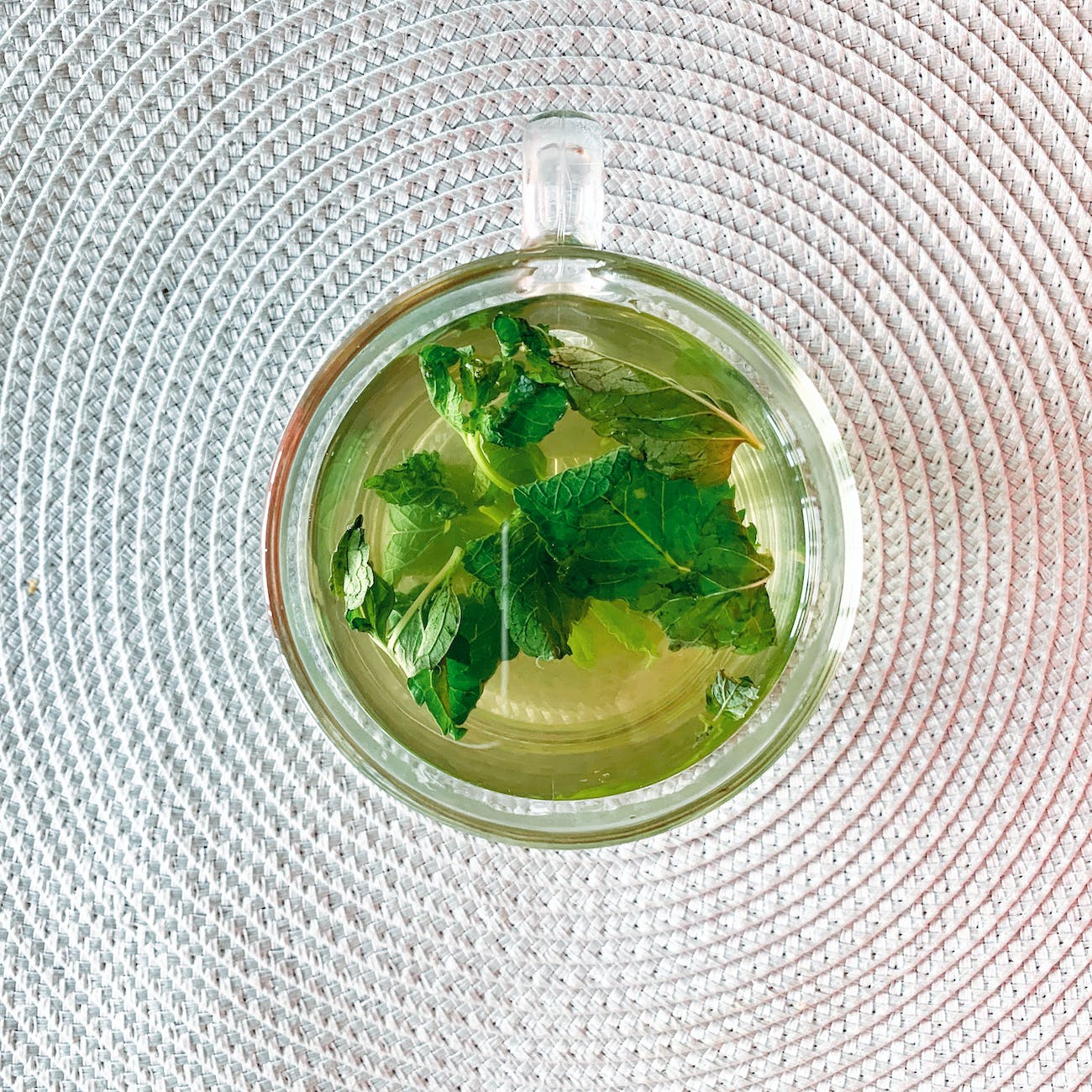 refreshing tea with green mint